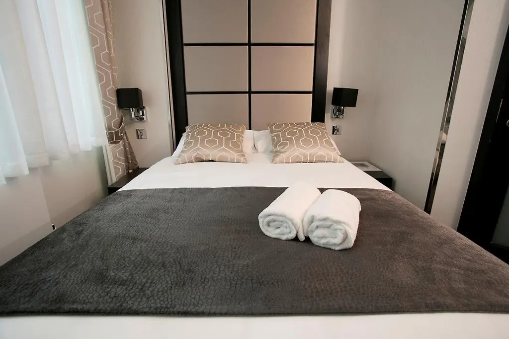 Great St Helen Hotel London 4*,