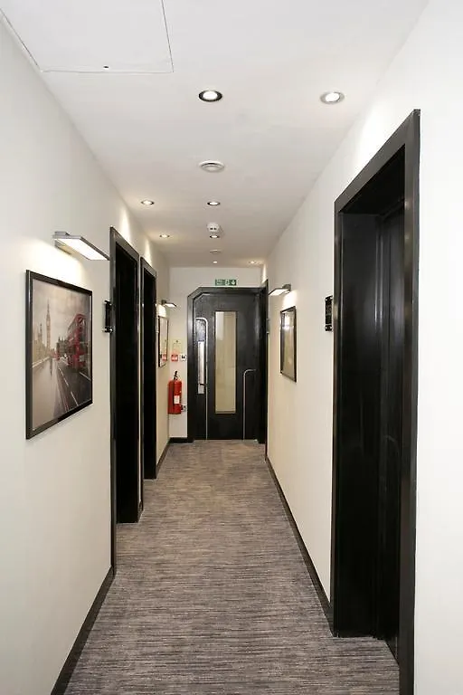 Great St Helen Hotel London 4*,